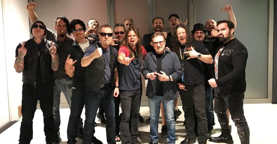 Queensrycheさんのインスタグラム写真 - (QueensrycheInstagram)「#tbt🔙📸 - with our friends Blue Oyster Cult in 2017 🤘 #queensryche #throwbackthursday #blueoystercult #friends #friendship #greatguys #memories #goodtimes #musicians #wemissperformingthisyear #wemissourrychers」9月18日 4時32分 - queensrycheofficial