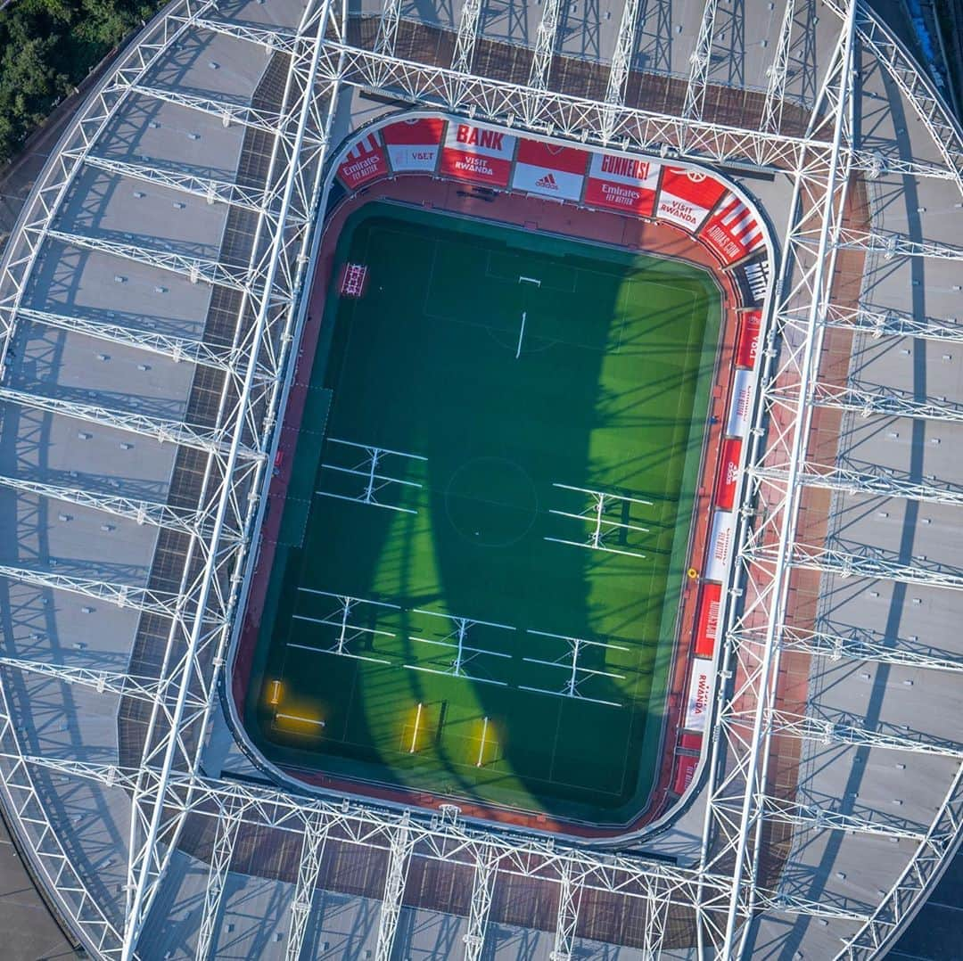 アーセナルFCさんのインスタグラム写真 - (アーセナルFCInstagram)「🏟 We're back home on Saturday 😃⁠⠀ ⁠⠀ 📸: @jasonhawkes - taken from an AS355 helicopter⁠⠀ ⁠⠀ #Arsenal #AFC #Gunners #London」9月18日 4時27分 - arsenal