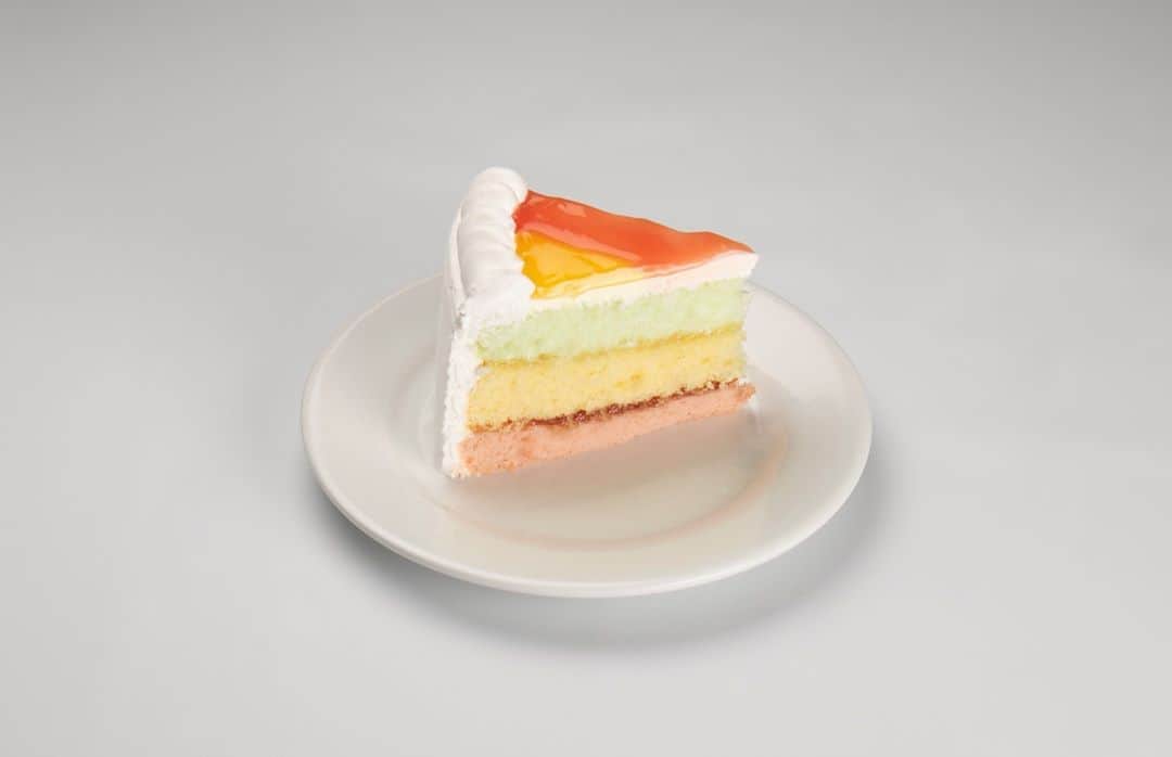 Zippy's Restaurantsのインスタグラム：「🌈🍰? #Yaaas! Remember to choose ASAP pickup when ordering Rainbow Cake on our website or mobile app, 👸🏽.」