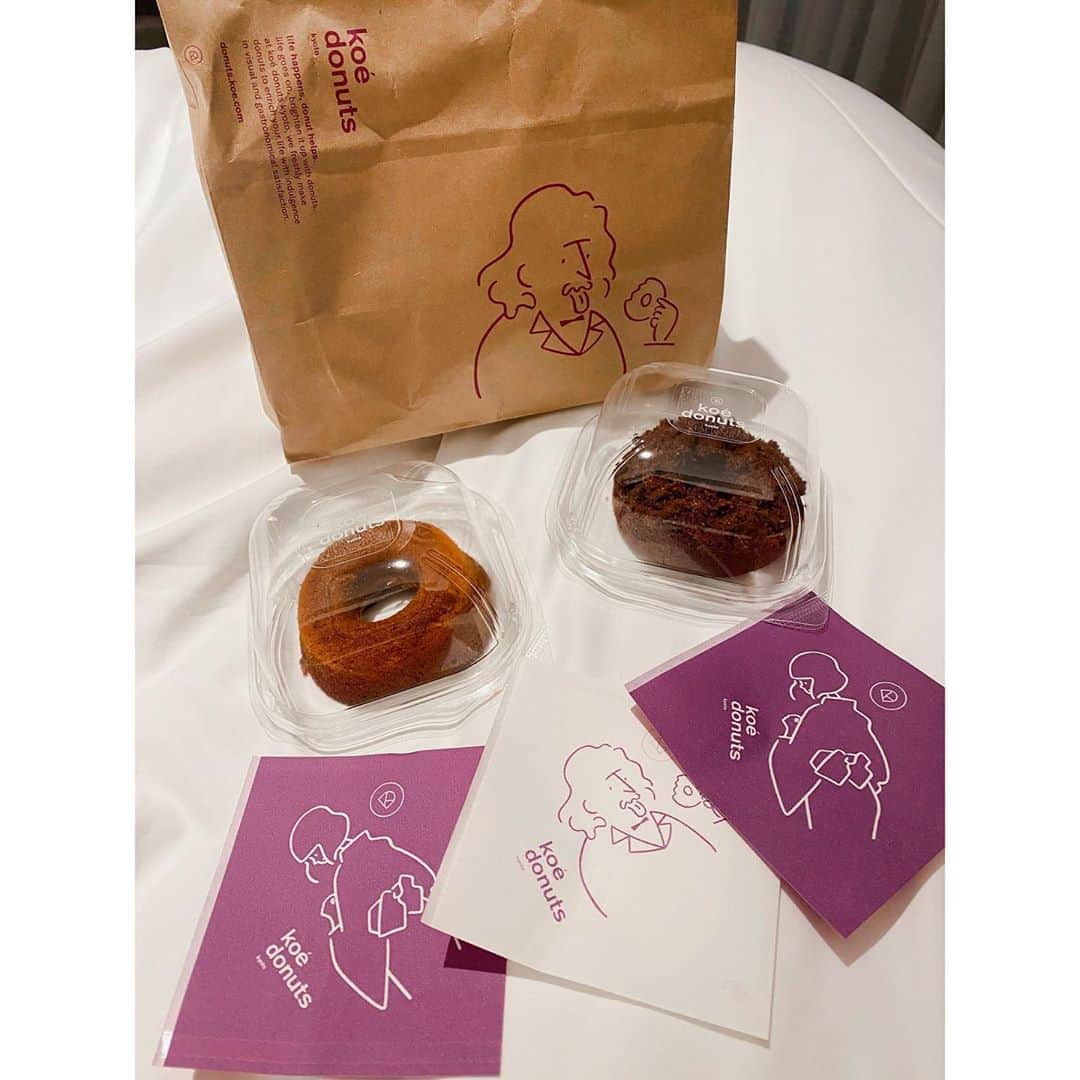 中村かなさんのインスタグラム写真 - (中村かなInstagram)「@koe_donuts  ・ ・ 夜行ったらほとんど🍩 売り切れだったけど かわいくてキュン🥺❤️ 包み紙まで かわいくてキュン🥺❤️ ・ ・ ・ ・ #koedonuts  #koe #コエドーナツ  #コエドーナツ京都  #ドーナッツ #京都 #donuts #donuts🍩 #kyoto #kyotojapan #kyotocafe #kyotogram #kyototrip #kyotofood #kyōto #隈研吾 #長場雄」9月17日 19時40分 - k777pime