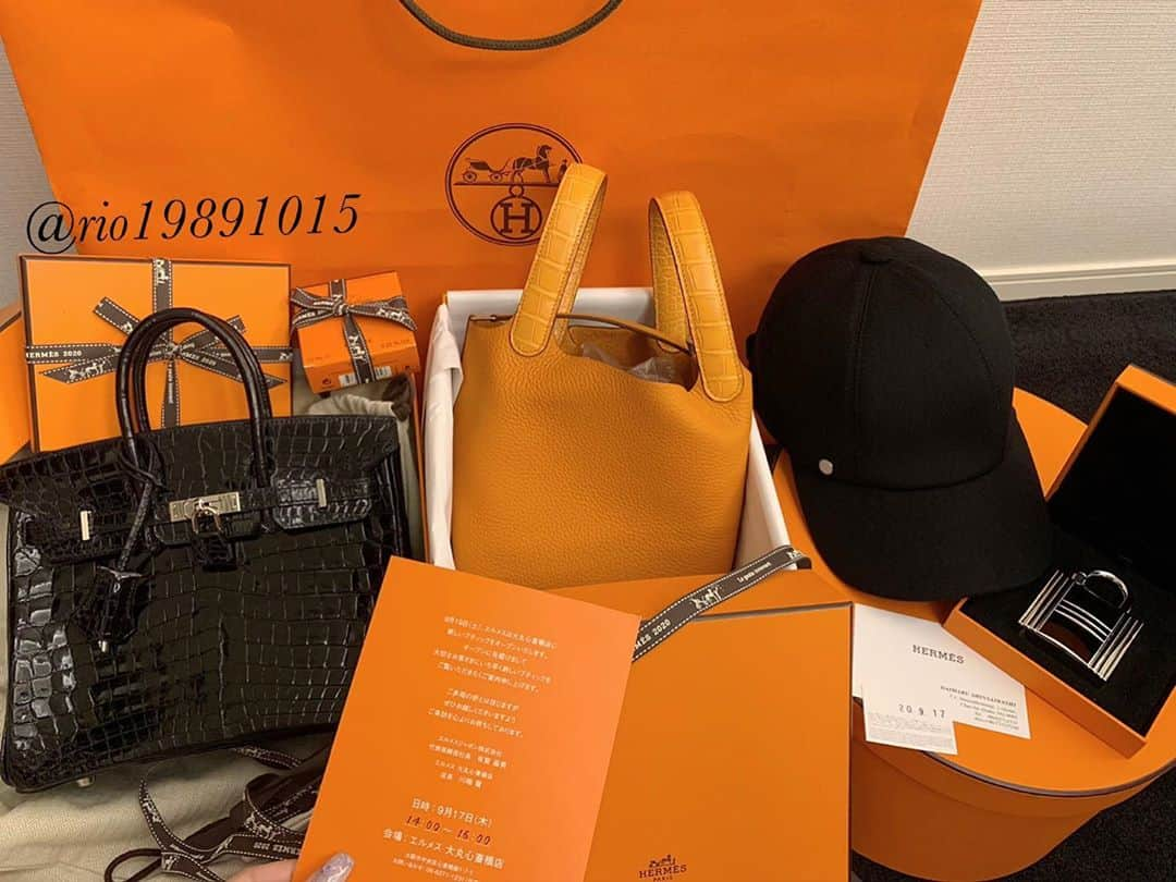 門りょうさんのインスタグラム写真 - (門りょうInstagram)「あさってオープンする御堂筋の新しい#hermes  オープン前招待してもらいました🍊 前のヴィトンの時にドヤったら、 ○○さんも呼ばれてたから。オメーだけだと思うなよ。などと怒られたんで← ドヤりなしで行きたいと思います😊💸💸アハハハハ」9月17日 19時41分 - rio19891015