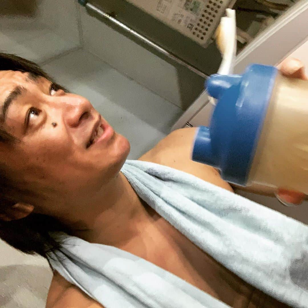 Gたかしさんのインスタグラム写真 - (GたかしInstagram)「飲み続けます。 #プロテイン」9月17日 20時01分 - g_takashi.kinkin