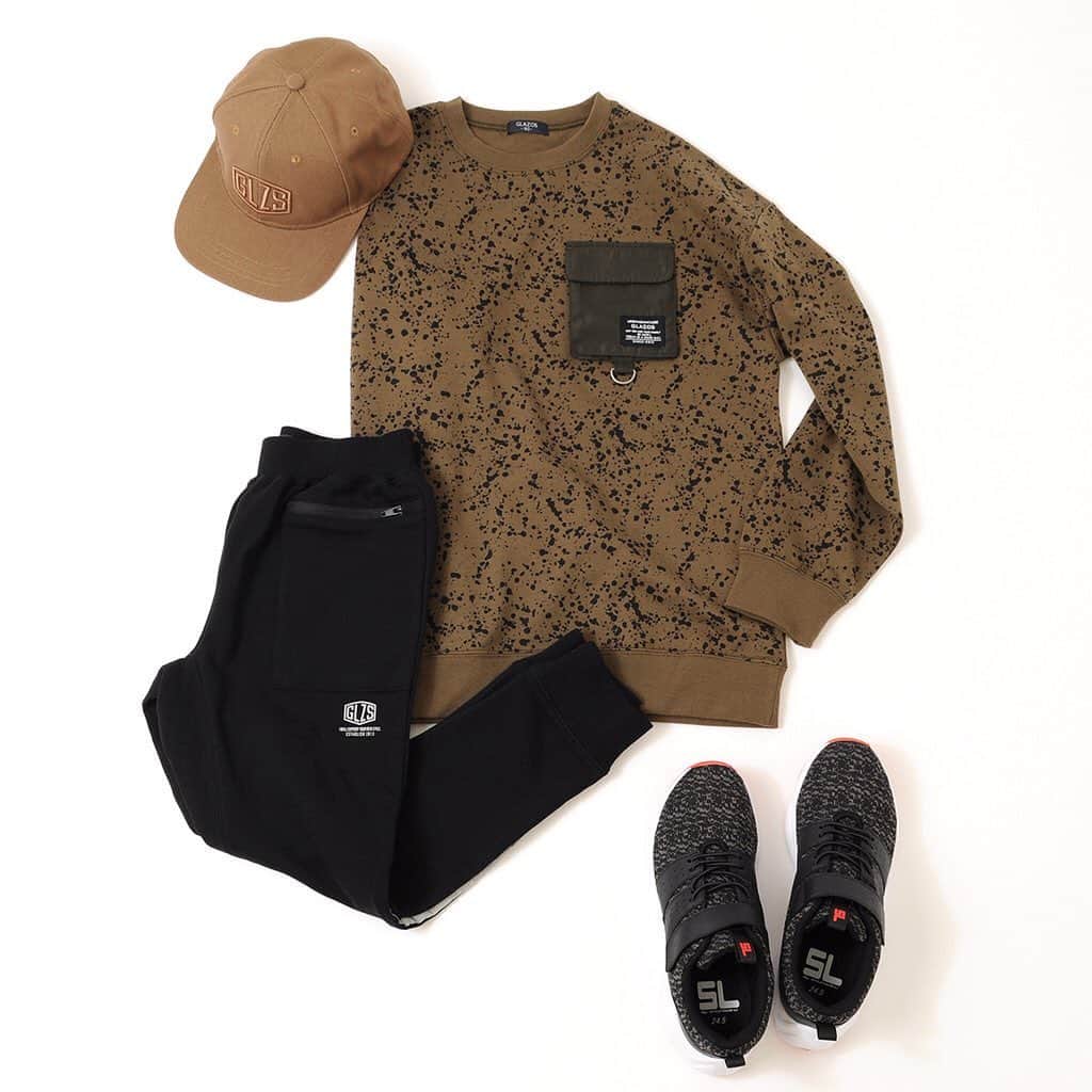 GLAZOSのインスタグラム：「. #new items GLAZOS新作入荷しております◎ . どんどん肌寒くなってきて、 陽が落ちるのも早くなってきましたね。 . そろそろ本格的に秋支度のチェックなどいかがですか。 . 秋らしいブラウンやカーキなどの カラーアイテムも多数取り揃えております。 . ぜひサイトの方チェックしてみてください～ . . . #glazos #kidsootd #kidsfashion #kidscoordinate #kidsfashion #kids #mensfashion #mensstyle #boy #おそろいコーデ #兄弟 #小学生コーデ #小学生男子 #おでかけコーデ #中学生男子 #小5 #小6 #キッズファッション #男の子ママ #男子 #小学生 #新作 #秋 #fall #wear」