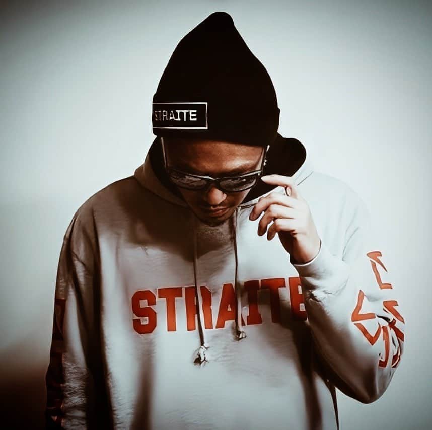DJ ACEのインスタグラム：「﻿ これまで限定カラーとして完売してきたパーカー達が復刻。﻿ ﻿ 2020年は、復刻の年。﻿ ﻿ 他にも復刻して欲しいものがある人は @straite_official にDM✉️  #straite #hoodie #プルパーカー #限定カラー #復刻祭 #ACE1」