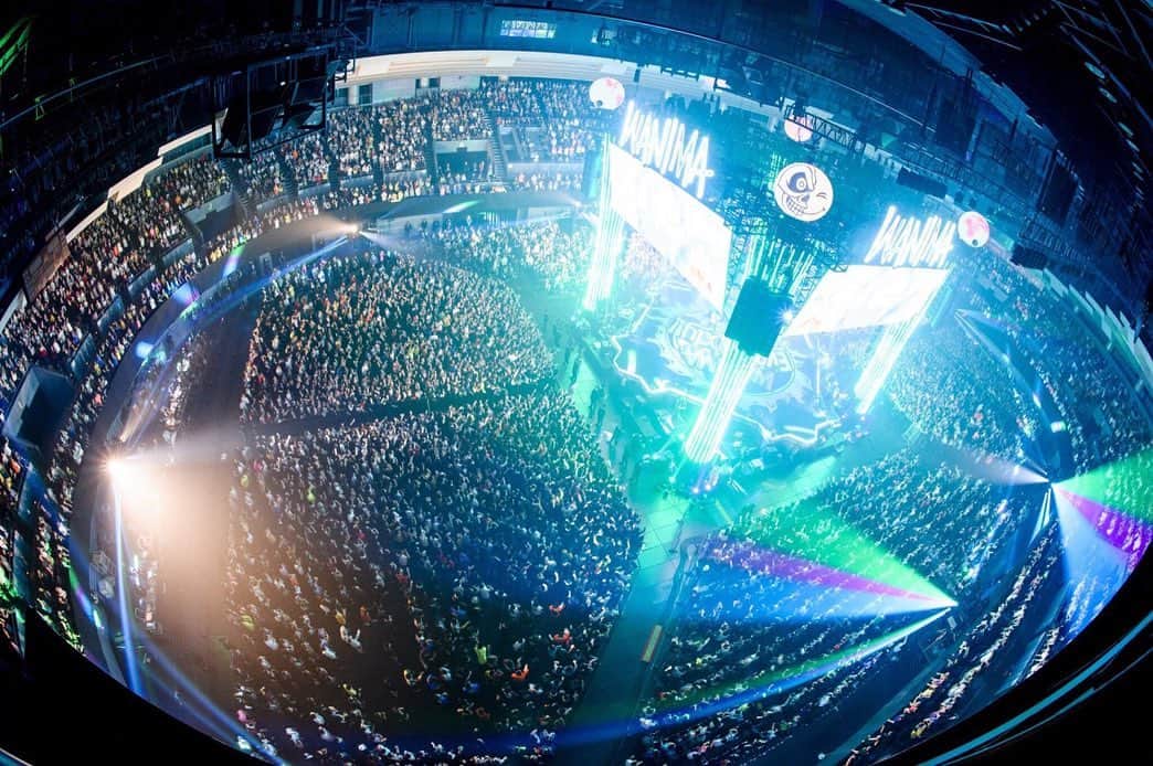 KENTAのインスタグラム：「明日18日22:00から﻿ WANIMAのYouTubeで﻿ ﻿ 「Everybody!! TOUR in幕張メッセ」を﻿ ﻿ LIVE配信にて開催します。﻿ ﻿ https://youtu.be/jobriEp1k4A﻿ ﻿ 少し長いけん今のうちに休んどって下さいね。﻿ ﻿ よろしくお願いします。﻿ ﻿ #WANIMA」