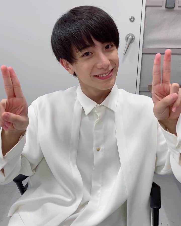 小西詠斗のインスタグラム：「髪切って若返った時 また動画！ #チョキチョキ」