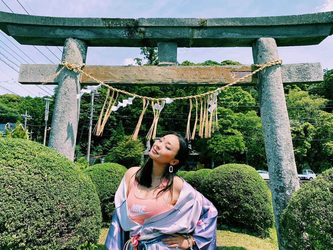 COMA-CHIさんのインスタグラム写真 - (COMA-CHIInstagram)「Old×New⛩️ 伝統と遊び。  Styling by @melodijah   #kimono #japanesefashion  #japanoia  #comachi #japanesewoman」9月17日 20時36分 - coma_chi