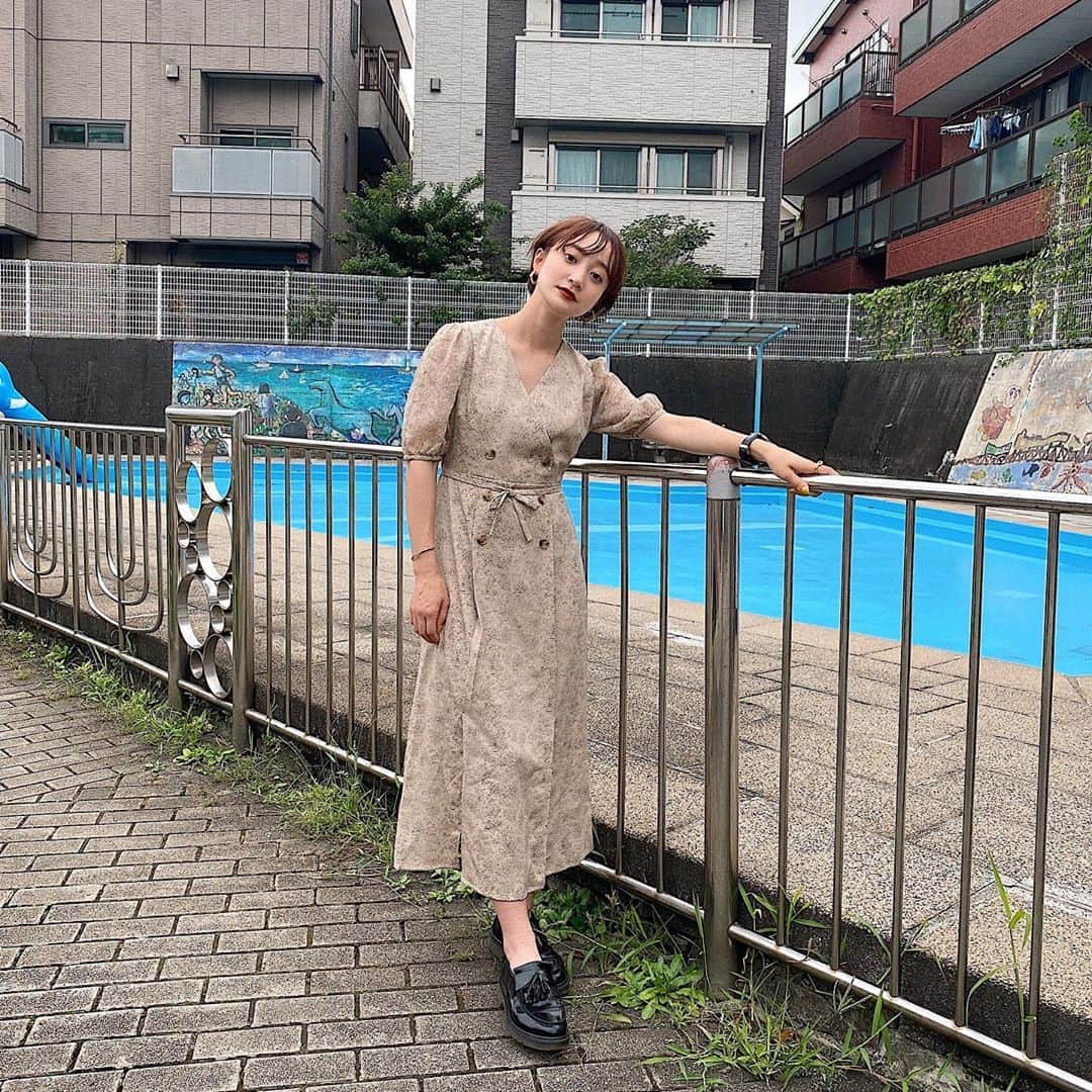 磯俣愛さんのインスタグラム写真 - (磯俣愛Instagram)「たまには #あいちゃんファッション 私の故郷である大阪の天王寺MIOに9/1から @lagunamoon_com がオープンしているらしい。。。 . . . 大阪ぁぁァァァアいつ帰れるのかな？？ 天王寺一回しか行ったことないから帰ったら行きたい🌞 . . . . #lagunamoon_天王寺mio#lagunamoon#ワンピース#ドットワンピース#ベージュワンピース#パーティードレス#ワンピースコーデ#デートコーデ#ドット#シンプルコーデ#ローファーコーデ」9月17日 20時48分 - ai_isomata