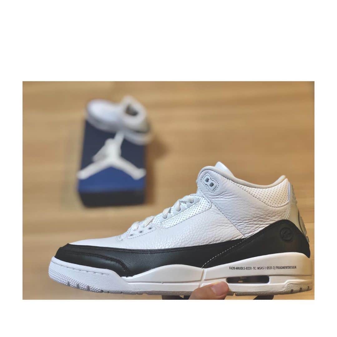 ベンドラメ礼生のインスタグラム：「2020.09.17  Fragment ×  Air Jordan 3  🔈🔉🔊🗯  #fragment #aj3」