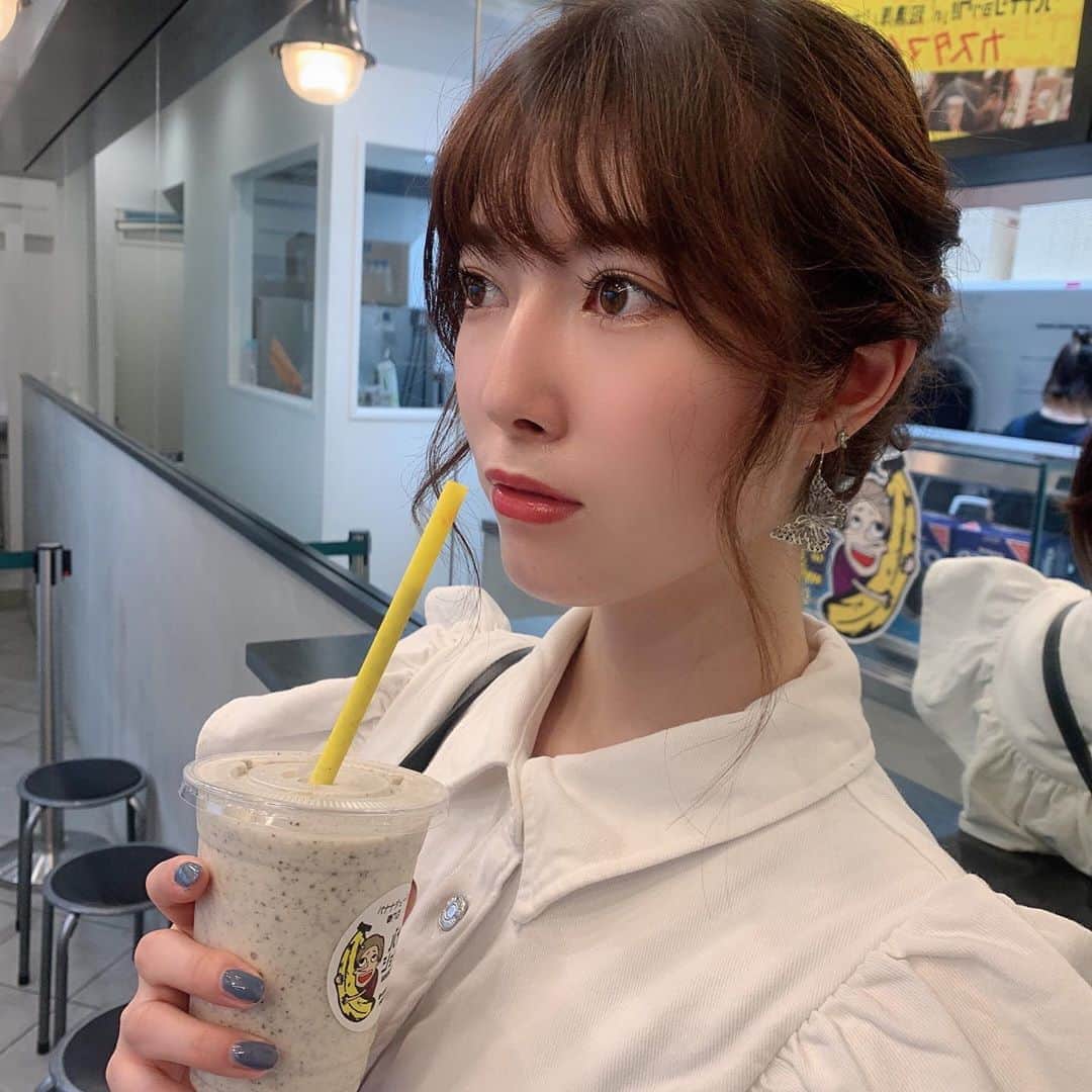 日下部美愛のインスタグラム：「最近バナナジュース好きなの  #自撮り #photo #japan #model #me #hair #fashion #makeup #selfie #followme #instagood #camera #instadaily #dailylook #selfie」