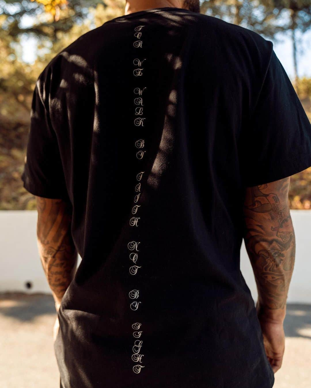 メンフィス・デパイさんのインスタグラム写真 - (メンフィス・デパイInstagram)「Want this exclusive '2 Corinthians 5:7' Tee? 🔥 1. Follow me on Spotify 2. Share my tune '2 Corinthians 5:7' and a screenshot of your follow  3. tag me in your post」9月17日 20時55分 - memphisdepay