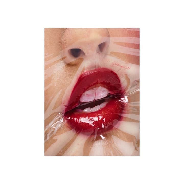 エミリオ デ ラ モレナのインスタグラム：「Our lips are sealed #BadW0lfy by #SHSadler ⁠ #Art #inspirationforemilio⁠」