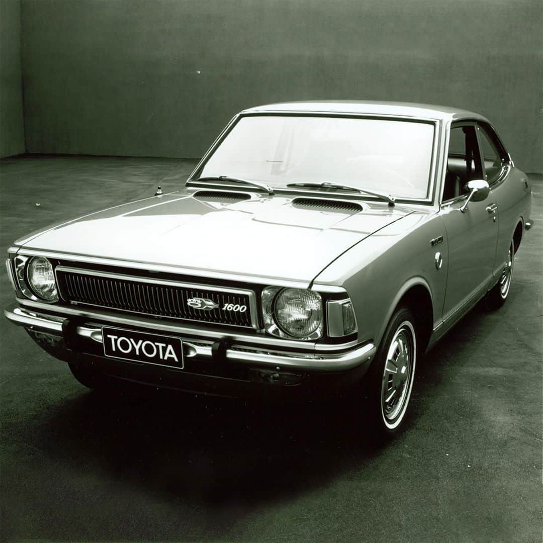 toyotausaさんのインスタグラム写真 - (toyotausaInstagram)「A classic that never goes out of style. #TBT 1972 #Corolla Fastback #LetsGoPlaces」9月17日 21時07分 - toyotausa