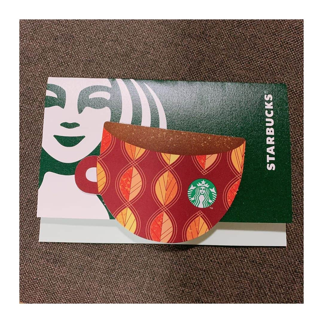 武田るいさんのインスタグラム写真 - (武田るいInstagram)「秋🍇ありがとう〜🥰❣️ #present #thankyou #starbucks #coffee #tea #cafe」9月17日 21時11分 - rui_1002