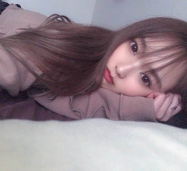 HIKARIのインスタグラム：「.﻿ ﻿ ファスティング始めました﻿🕊 ﻿ 定期的にやってんねんけど﻿ "やり方分からんから動画にして"﻿ ってリクエスト頂くので﻿ しっかり撮影してるよ✌🏾🤍﻿ ﻿ ﻿ #お腹空いたときは透かさず﻿ #YouTubeで大食い見るのが定番です 😃」