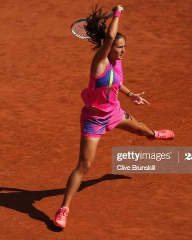 ダリア・カサトキナさんのインスタグラム写真 - (ダリア・カサトキナInstagram)「🍝+🎾+🍨=Rome❤️ @internazionalibnlditalia my lucky @fcbarcelona always with me🔵🔴 #DD」9月17日 21時25分 - kasatkina