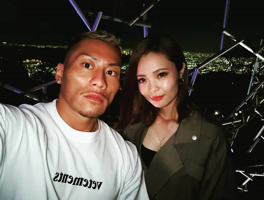 中村直輝さんのインスタグラム写真 - (中村直輝Instagram)「#ラブラブ#夫婦#デート#夜景#なんやかんや#仲良し  トレーニング歴より長い付き合い。」9月17日 21時30分 - _naokinakamura_