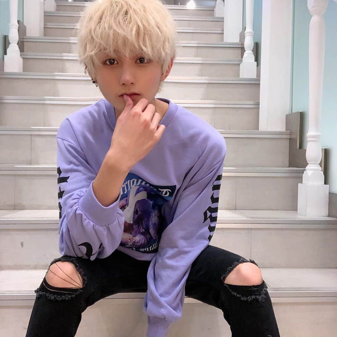 なおさんのインスタグラム写真 なおinstagram この紫の服かわいい メンズ地下アイドル メンズアイドル ダンスボーカルユニット Youtube イケメン かわいい 青色担当 推しカラー Bts 아이돌 Bantan メンズファッション メンズコーデ Ulzzang