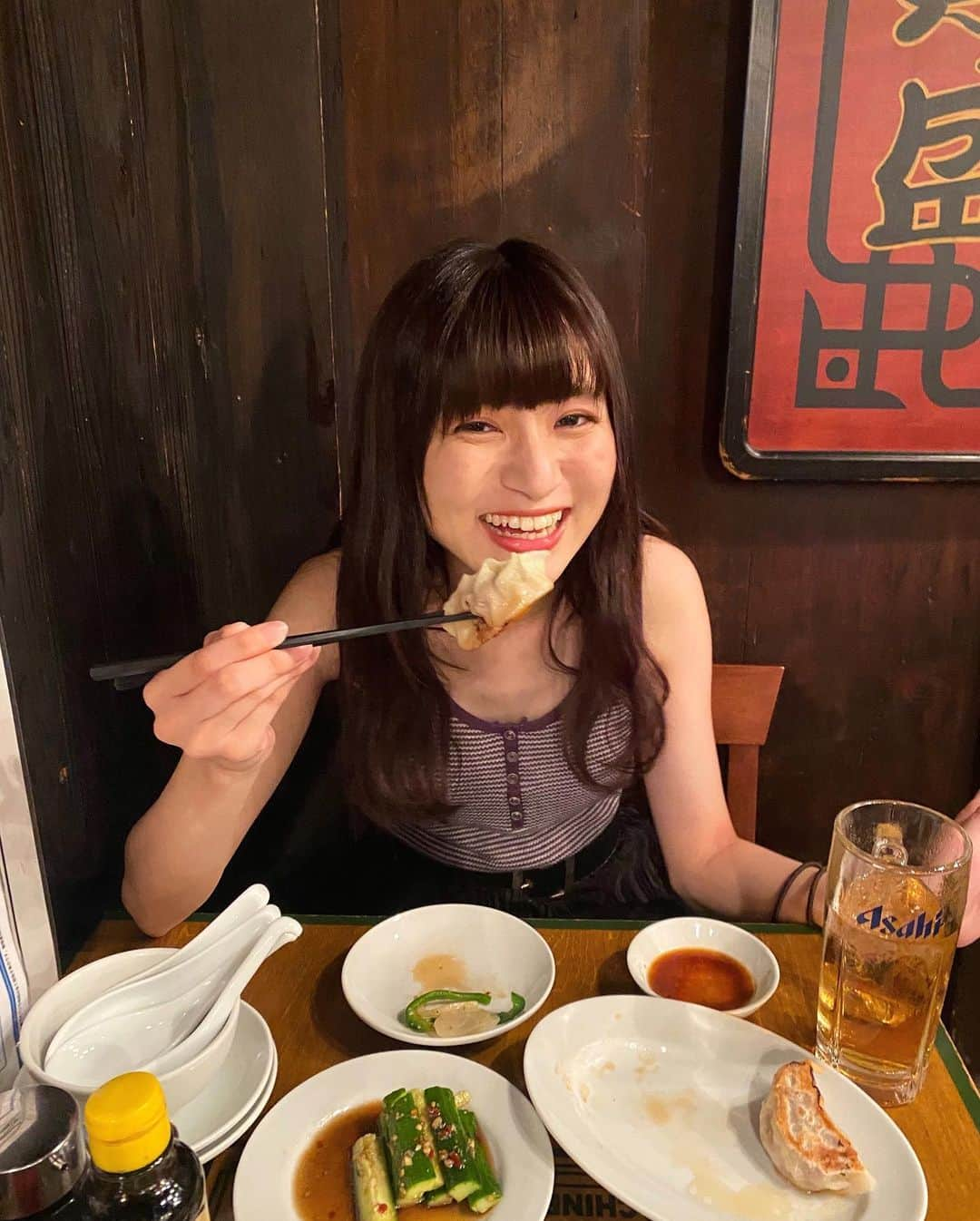 谷口萌衣子さんのインスタグラム写真 - (谷口萌衣子Instagram)「(5枚あるよ！)万豚記の肉餃子が美味しすぎた...餃子loverですすす🥟🥟🥟  大きいバナナ餃子が有名なお店！ 普通の餃子も他の料理もおいしかた〜。 ちなみに、つけダレは酢1:醤油2:辣油バーッの普通（笑） 酢胡椒も美味しいですがね、、 無限餃子したい🤤  #京都餃子  #餃子部  #ミスキャンパス立命館」9月17日 21時34分 - moeko_taniguchi