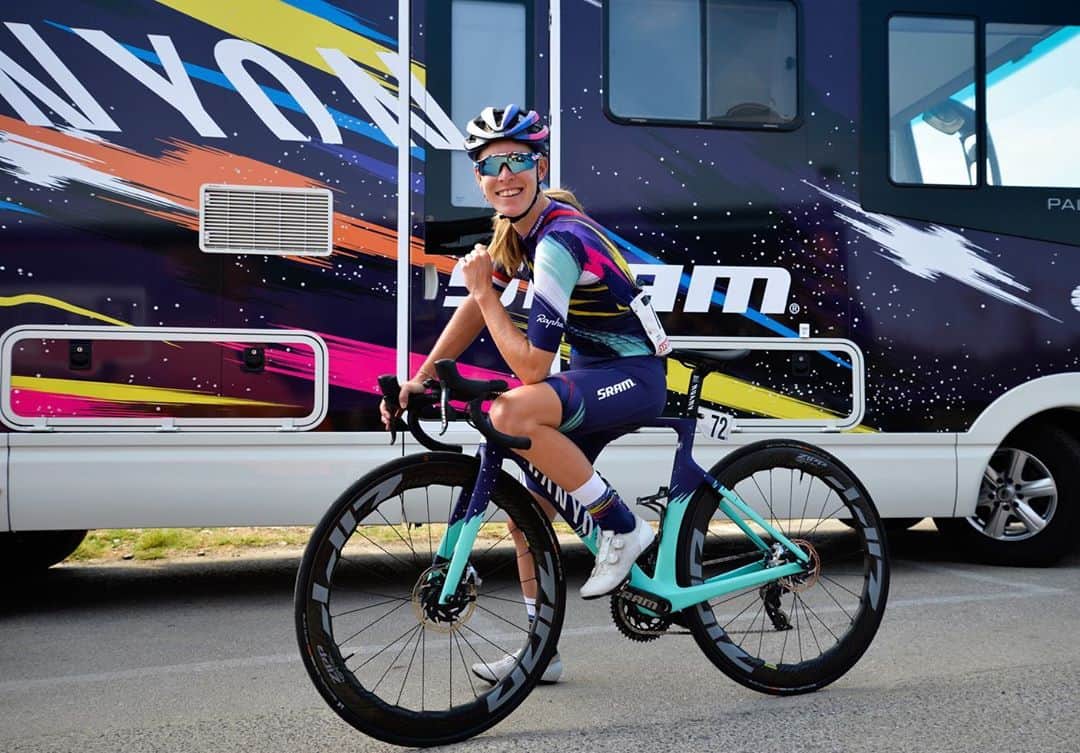 Zipp Speed Weaponryさんのインスタグラム写真 - (Zipp Speed WeaponryInstagram)「Our longtime partners at @wmncycling are having a fantastic #GiroRosa and photo @twilcha is capturing some fun behind the scenes images. Here are a few... 📷 @twilcha」9月17日 21時45分 - zippspeed
