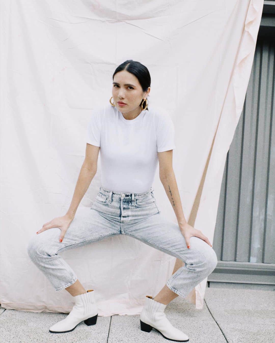 ラグ&ボーンのインスタグラム：「The jean? Acid.   The boot? Rover.  The girl? @dylanasuarez」