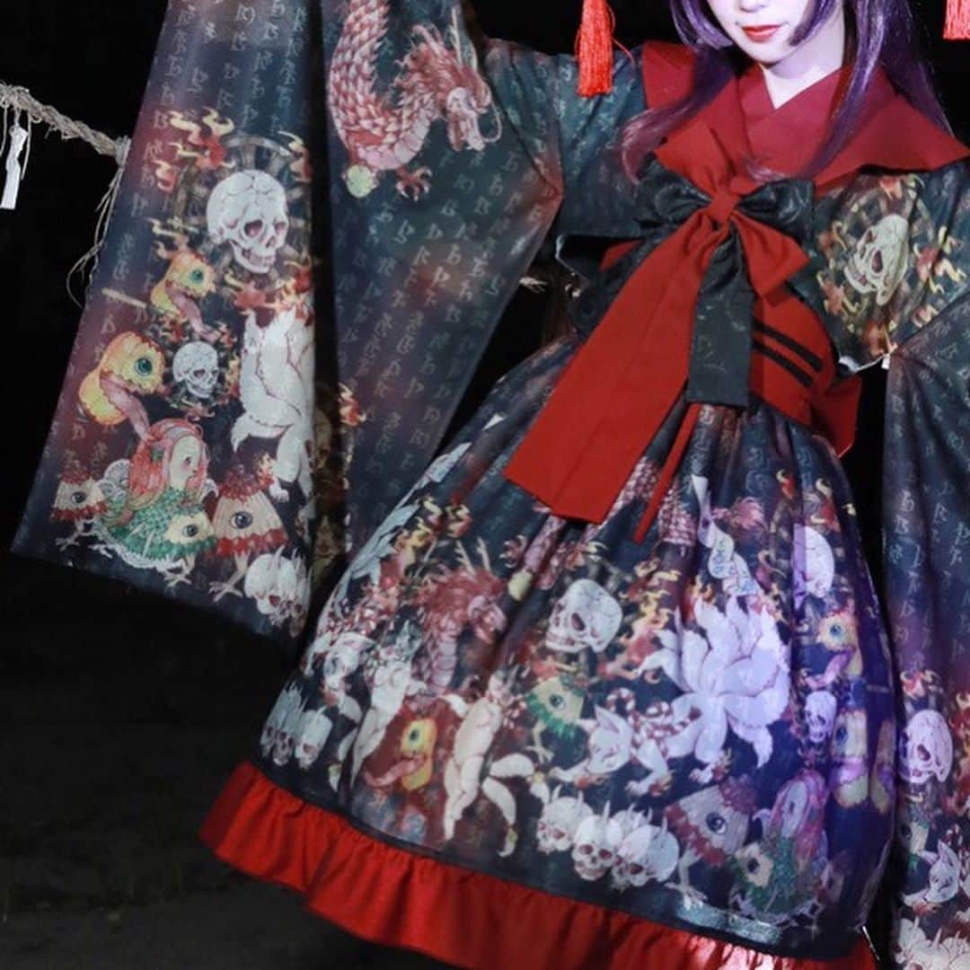 深澤翠さんのインスタグラム写真 - (深澤翠Instagram)「Royal  Princess Alice × たま　 🏮妖怪大行進🏮  妖怪柄ってなんでこんなに可愛いのでしょう♡ アマビエ様も行進の列に♡ ご利益がありそう♡  #lolitafashion  #妖怪」9月17日 22時09分 - midorifukasawa