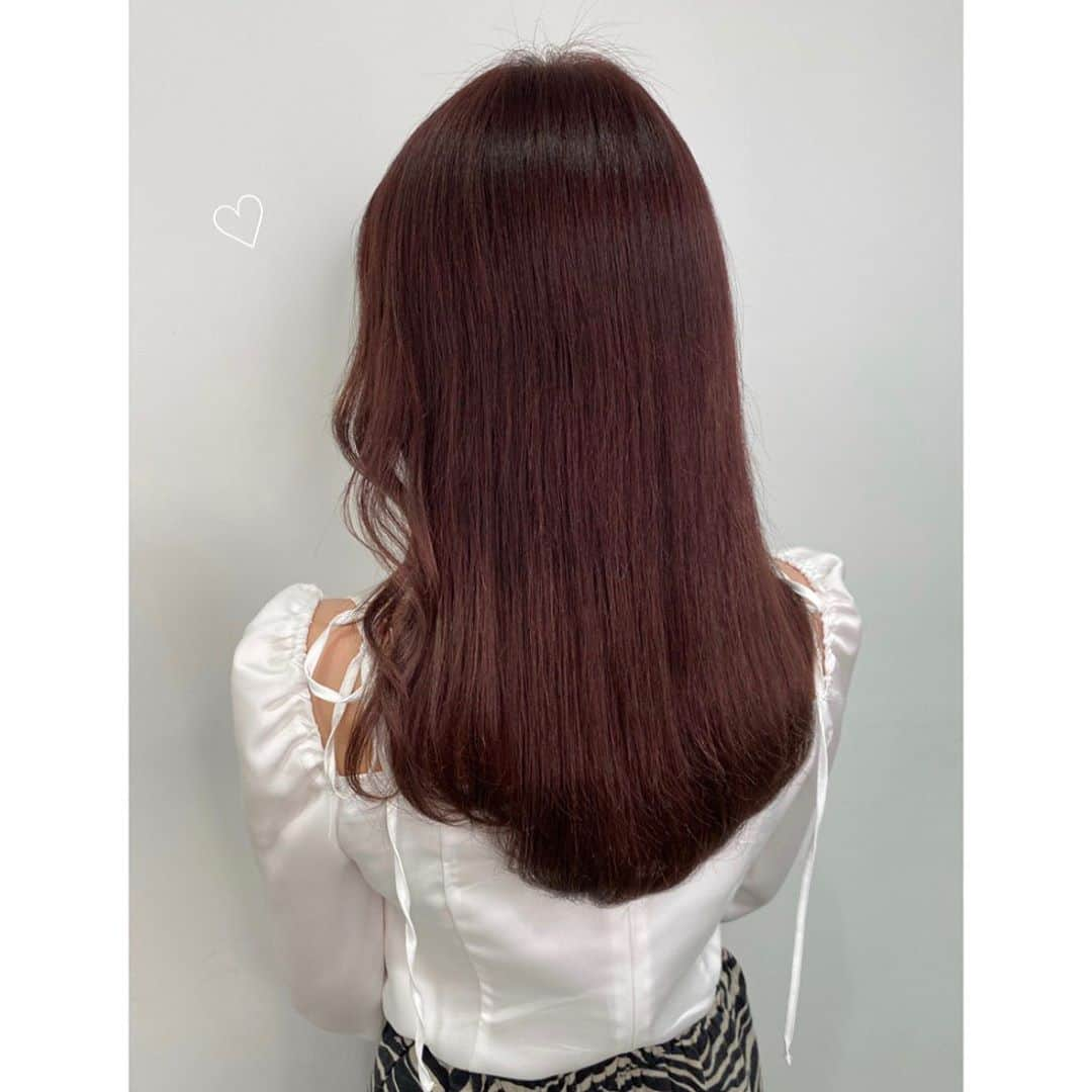 よねいはるかさんのインスタグラム写真 - (よねいはるかInstagram)「ヘアケア事情💞 “スティーブンノルヘアミスト” ドライヤーの前にプッシュするだけで簡単にケアできて、指どおりがさらさら！✨ 髪の悩みに合わせて3種類あるけどヘアカラーのダメージが気になる私はカラープロテクトを使ってる✌🏻 . #スティーブンノル #ハイドロリニューミスト #ブロー前の美容液 #ヘアミスト #skny_ad」9月17日 22時16分 - rabbit____2