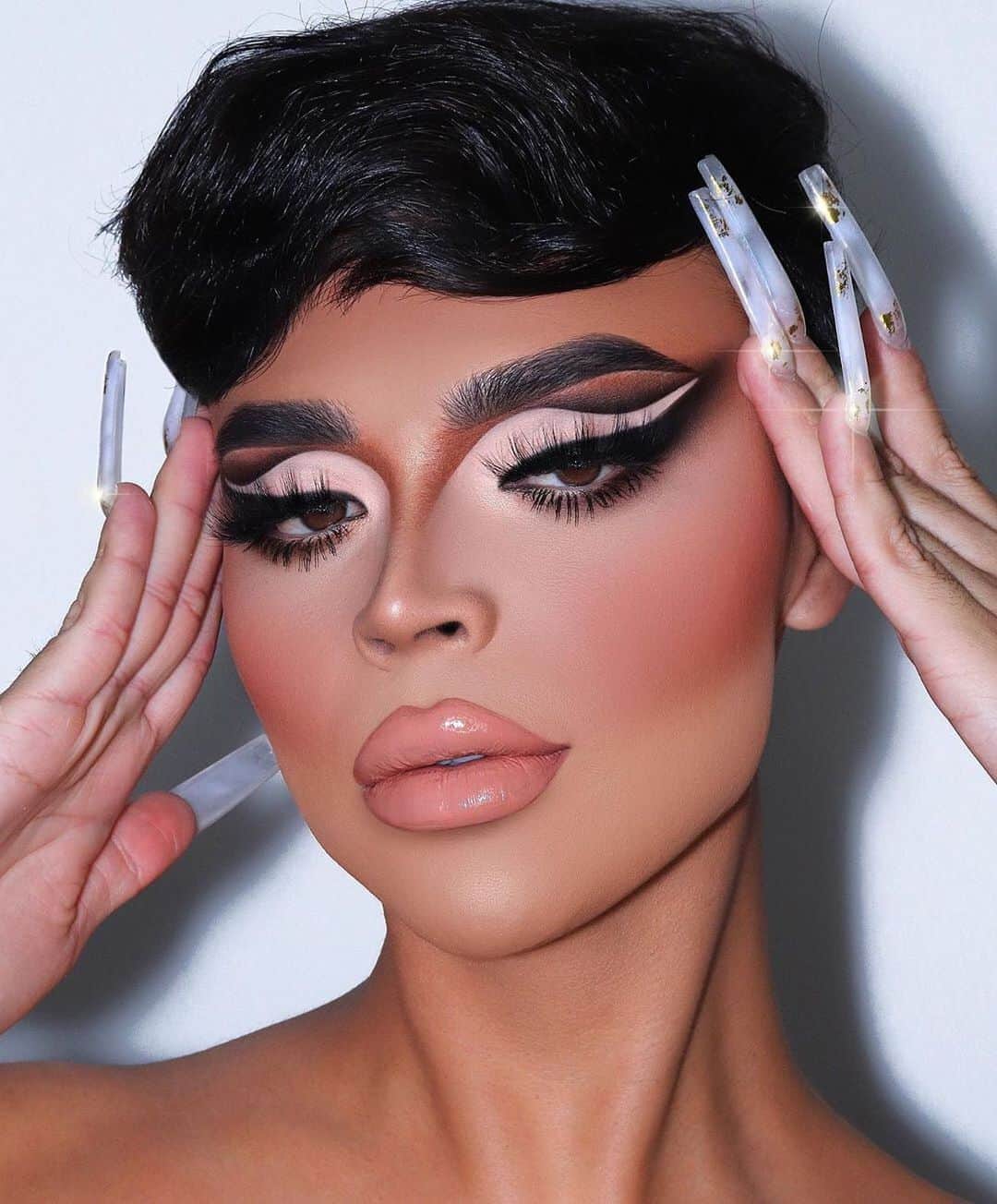 Kylie Cosmeticsさんのインスタグラム写真 - (Kylie CosmeticsInstagram)「@laviedunprince looking flawless in We’re Going Shopping Blush & Tanned And Gorgeous Bronzer! ✨💗」9月17日 22時34分 - kyliecosmetics