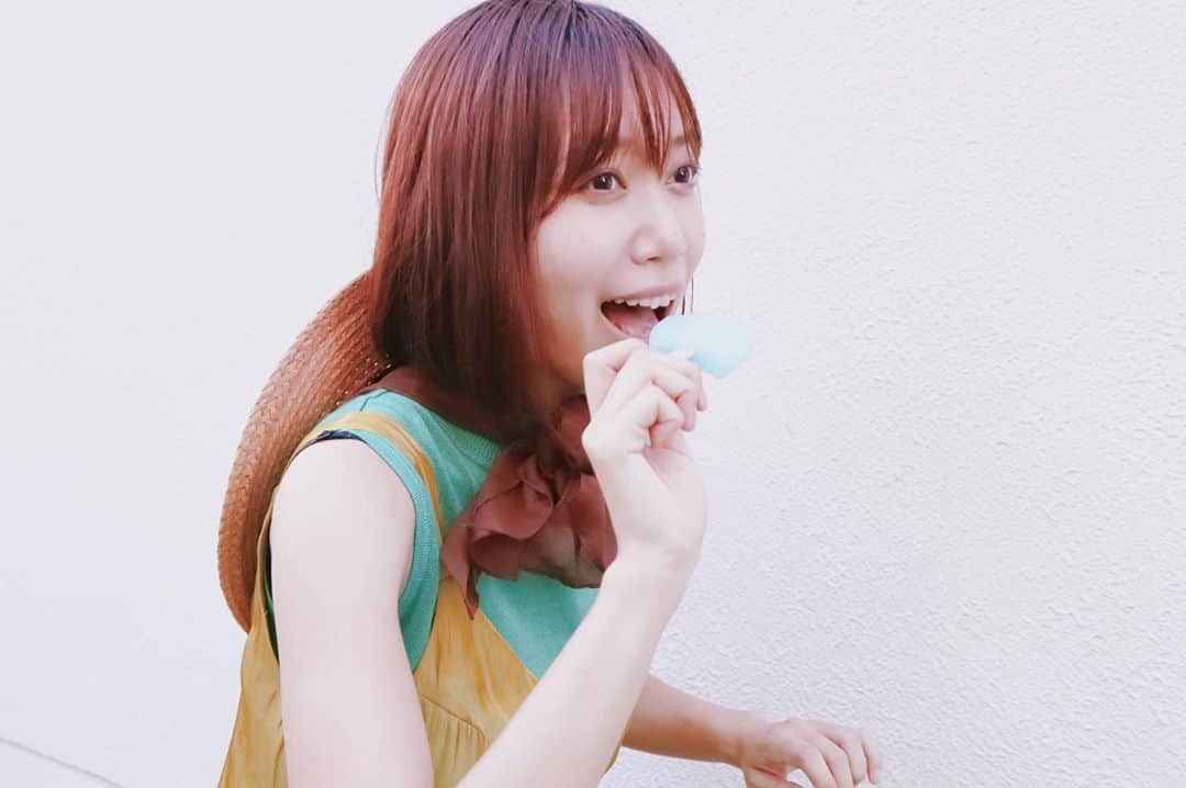 のインスタグラム：「アンコールサマー🍧🏊‍♀️👒  #辻詩音と夏あつめ #辻詩音 #icecream」