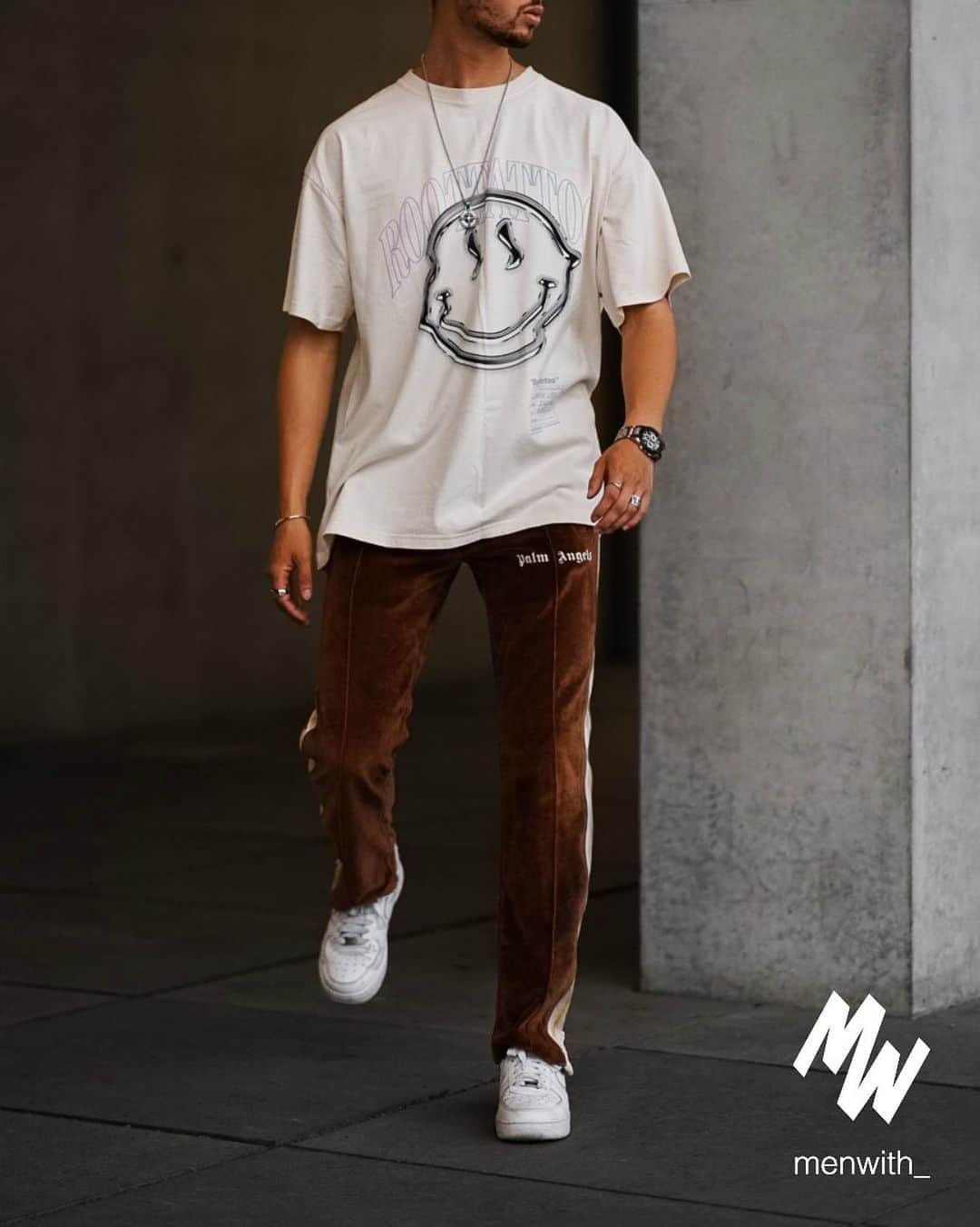 Men Withさんのインスタグラム写真 - (Men WithInstagram)「Very cool outfit worn by our dear friend @jonathan.schoeck 👌🏽 #menwithstreetstyle」9月17日 22時48分 - menwithstreetstyle