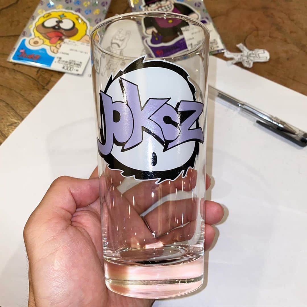 DJ DARUMAのインスタグラム：「今週の''PKCZ RADIO''素で超笑った。 アーカイヴ残ってます👉🏻 @pkcz_official  あとNEWデザインアイテム色々リリースされます😘💕」