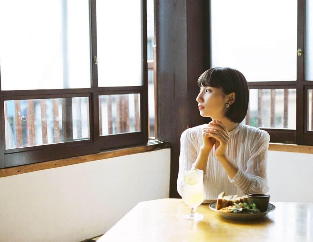 谷奥えまのインスタグラム：「MOSHI MOSHI NIPPONで連載中の「会いに行きたい喫茶店」が更新されました♬　　　 カヤバ珈琲のたまごサンドがふわっふわでとっても美味しかったです！！ また行きたいなぁ #会いに行きたい喫茶店」