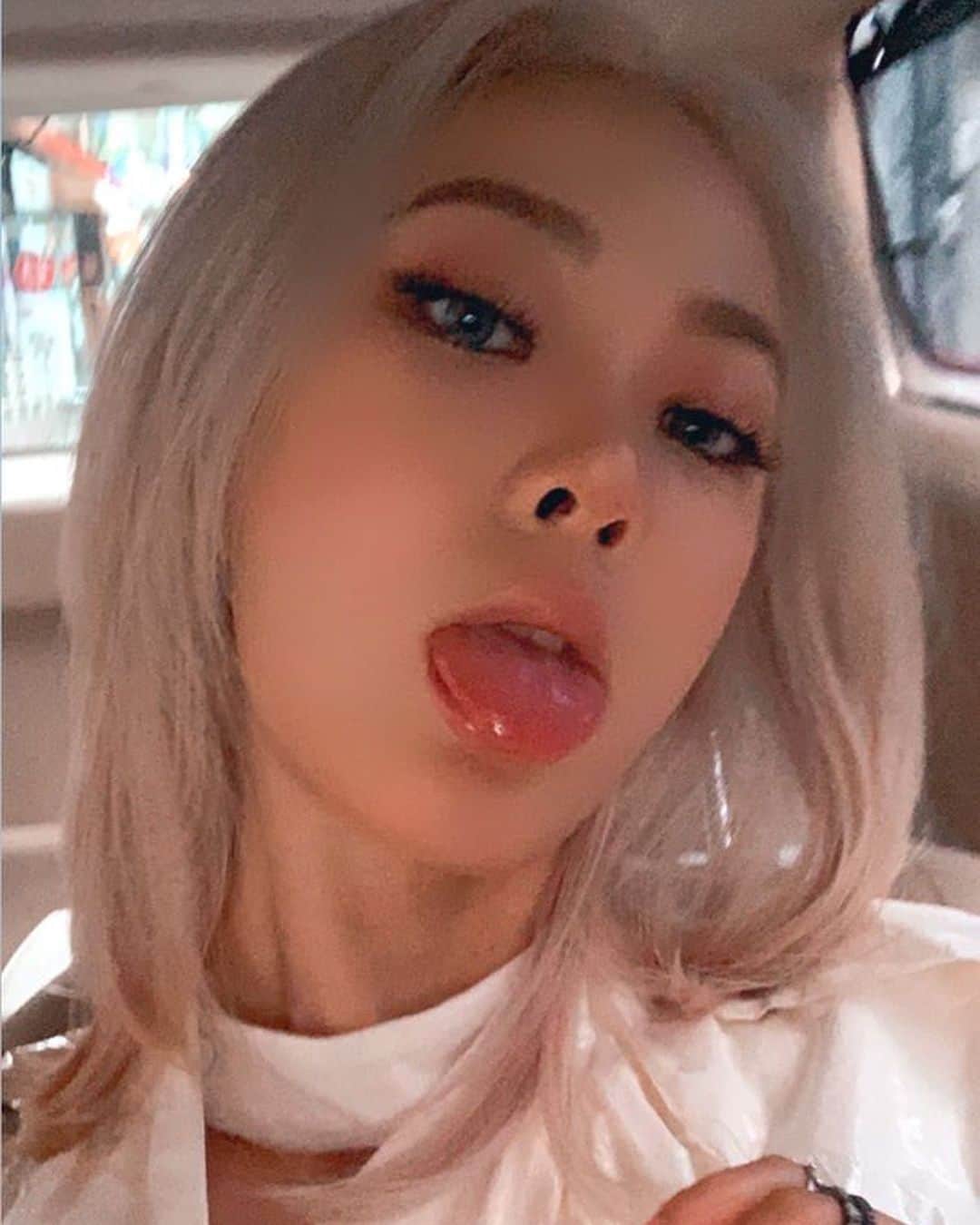 SAY さんのインスタグラム写真 - (SAY Instagram)「yup she officially blonde nowwww😉💫」9月17日 23時07分 - saayworld