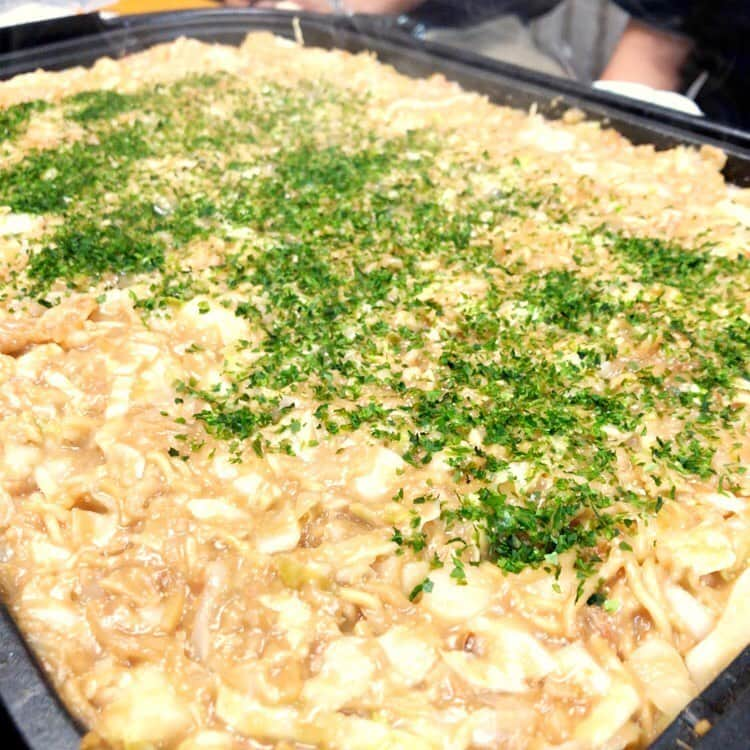 兵頭彰のインスタグラム：「本日の #大日道場飯 は見よう見まねでもんじゃ焼きをこしらえてみました🔥 なかなか上出来じゃないでしょうか✨  いただいた餃子もとても美味でした✨ ありがとうございます❗️  #bjw #大日本プロレス」