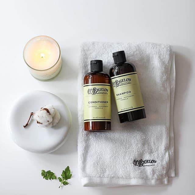 C.O. Bigelowさんのインスタグラム写真 - (C.O. BigelowInstagram)「Due for a spa day? 💆 Originally made for some of the best hotels around the world, our invigorating Lavender Peppermint sets are the perfect way to relax and treat yourself during a stay-at-home staycation! 🏡💫💜⁠」9月17日 23時19分 - cobigelow