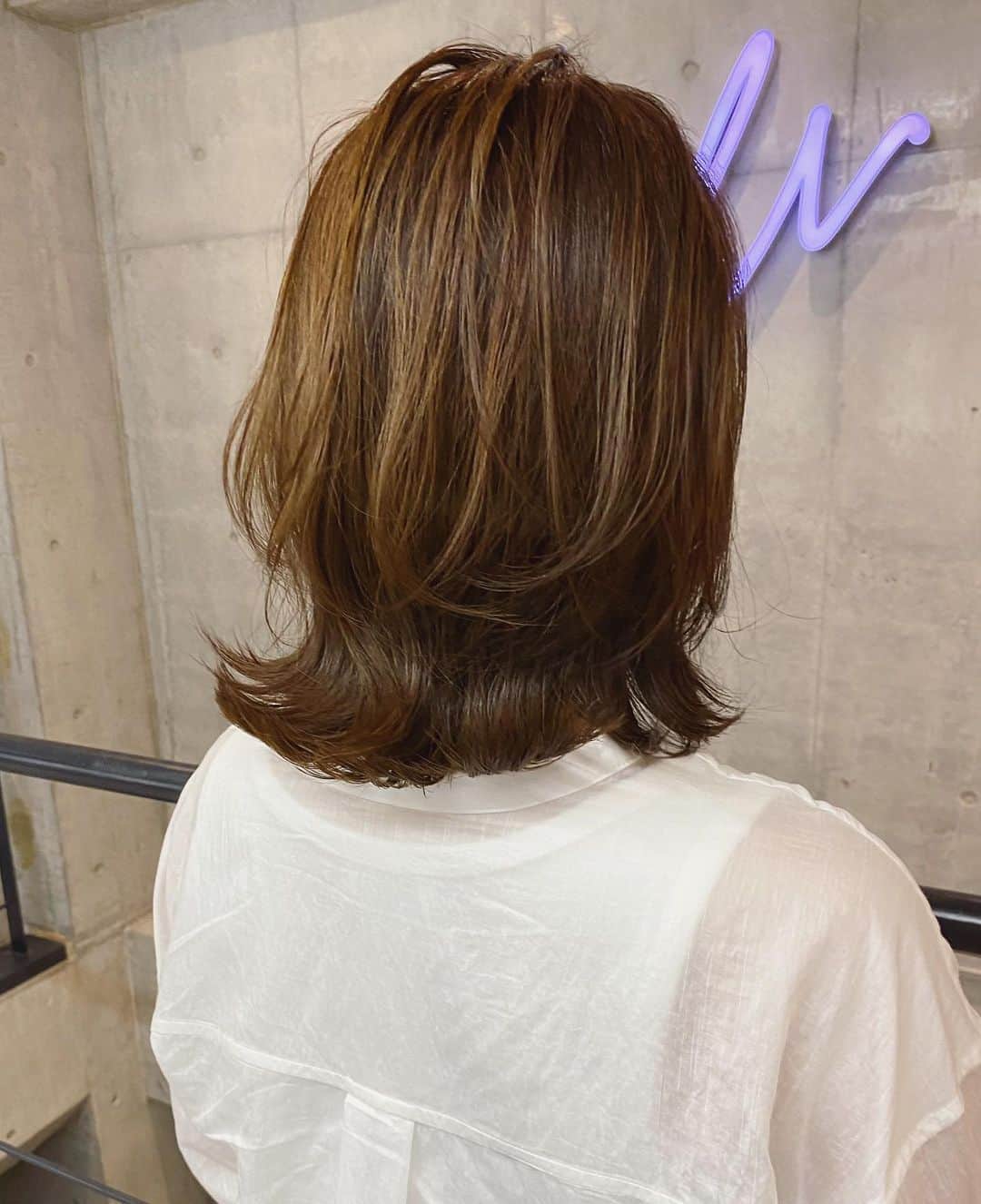 aiaiのインスタグラム：「久しぶりの美容室。  今日もありがとうございました✨  @kimuraippei  @waystokyo  @momohair104   #ヘアスタイル  #ヘアスタイルミディアム  #ヘアカラー  #ヘア #髪色  #髪型  #髪色チェンジ  #美容室  #waystokyo  #waystokyo木村一平 #キムラ髪」