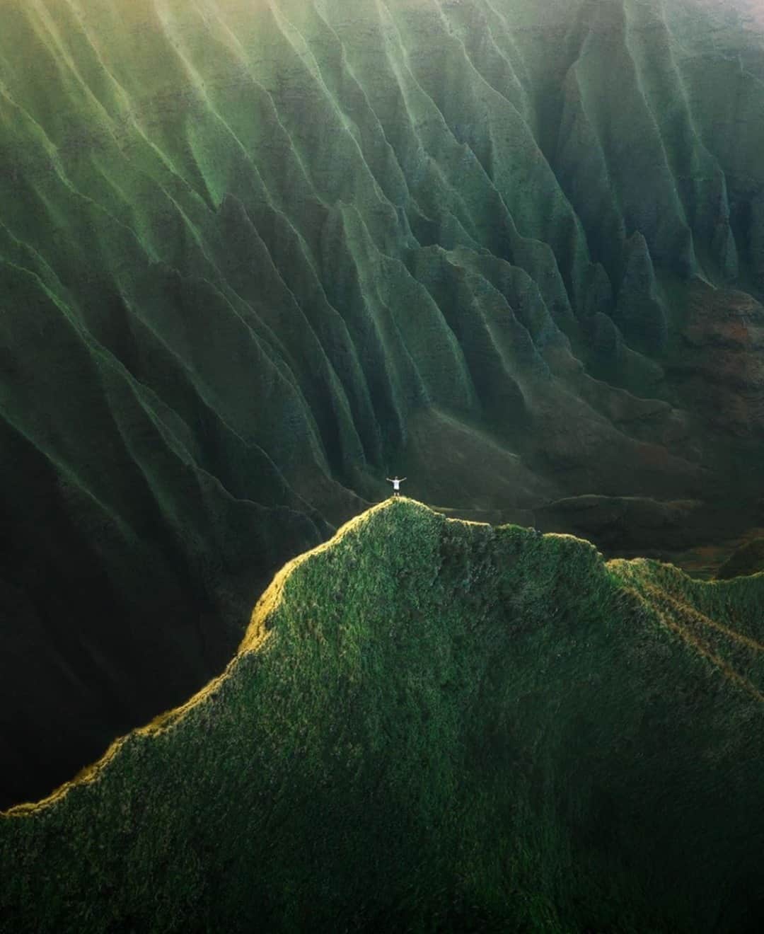 Earth Picsさんのインスタグラム写真 - (Earth PicsInstagram)「Beautiful Hawaii 😍by @karl_shakur」9月18日 0時00分 - earthpix