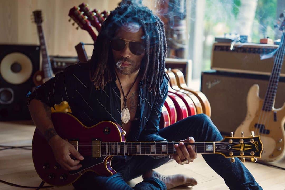 レニー・クラヴィッツさんのインスタグラム写真 - (レニー・クラヴィッツInstagram)「I play for love」9月18日 0時11分 - lennykravitz