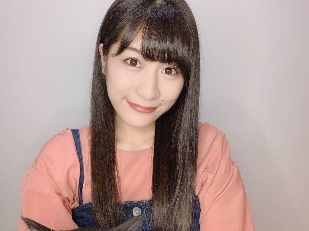 猪狩ともかさんのインスタグラム写真 - (猪狩ともかInstagram)「💇‍♀️💇‍♀️ . . さらさらつやつやストレート✨ . . . #おわかりいただけただろうか #てんちゃんの耳が写り込んでいます #てんとあま #てんの方 #仮面女子 #猪狩ともか」9月18日 0時34分 - igari_tomoka