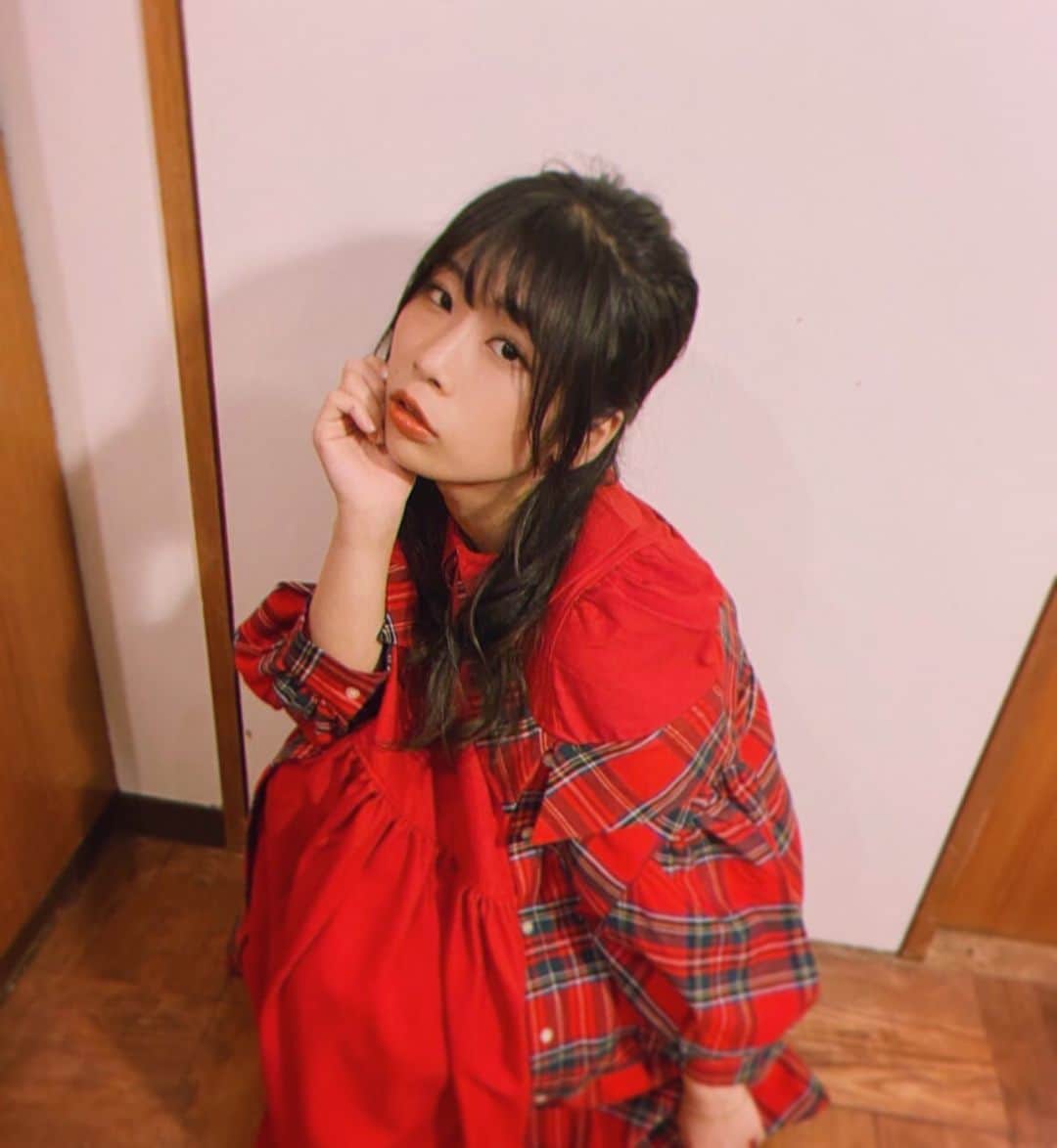 けちょんさんのインスタグラム写真 - (けちょんInstagram)「真っ赤な服とか実は好きです🙂 ・ #HEIHEI」9月18日 0時53分 - ke_chon