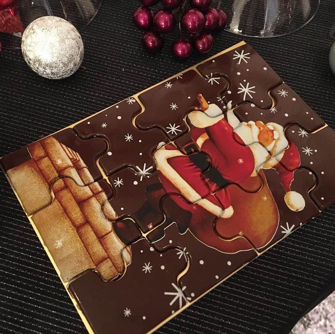 InterContinental Tokyo Bayさんのインスタグラム写真 - (InterContinental Tokyo BayInstagram)「. 本日、クリスマスケーキ&スイーツの商品発表会を実施いたしました🎄🎂  クリスマスクッキー、チョコレートボール、チョコレートパズル、シュトーレンは11月1日より販売をスタートいたします🍪🎅🧩 . クリスマスケーキのご予約は10月1日から開始いたしますので、少しずつ商品ラインナップをご紹介させていただきます🍰 . #intercontinentaltokyobay  #intercontinental  #ホテルインターコンチネンタル東京ベイ  #インターコンチネンタル東京ベイ  #NYラウンジブティック #徳永純司  #クリスマスケーキ #クリスマス #christmas #🎄 #アイシングクッキー  #シュトーレン #チョコレート細工  #サンタ #トナカイ #ニューヨークラウンジ  #チョコレートパズル #クリスマススイーツ #クリスマスツリー」9月18日 0時50分 - intercontitokyobay