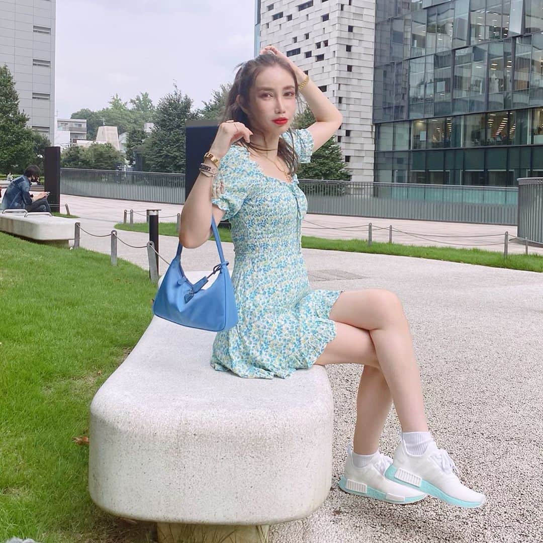 のインスタグラム：「This dress is my favorite💙  #fashion#fashiongram #fashionista #fashionstyle #fashionblogger #fashionable #fashionphotography #ootd #ootdfashion #outfit #outfitoftheday #faithful #prada #pradabag #adidas #ファッション#ファッションコーデ #ファッションスナップ #コーデ #コーディネート #プラダ#アディダス #ワンピース」