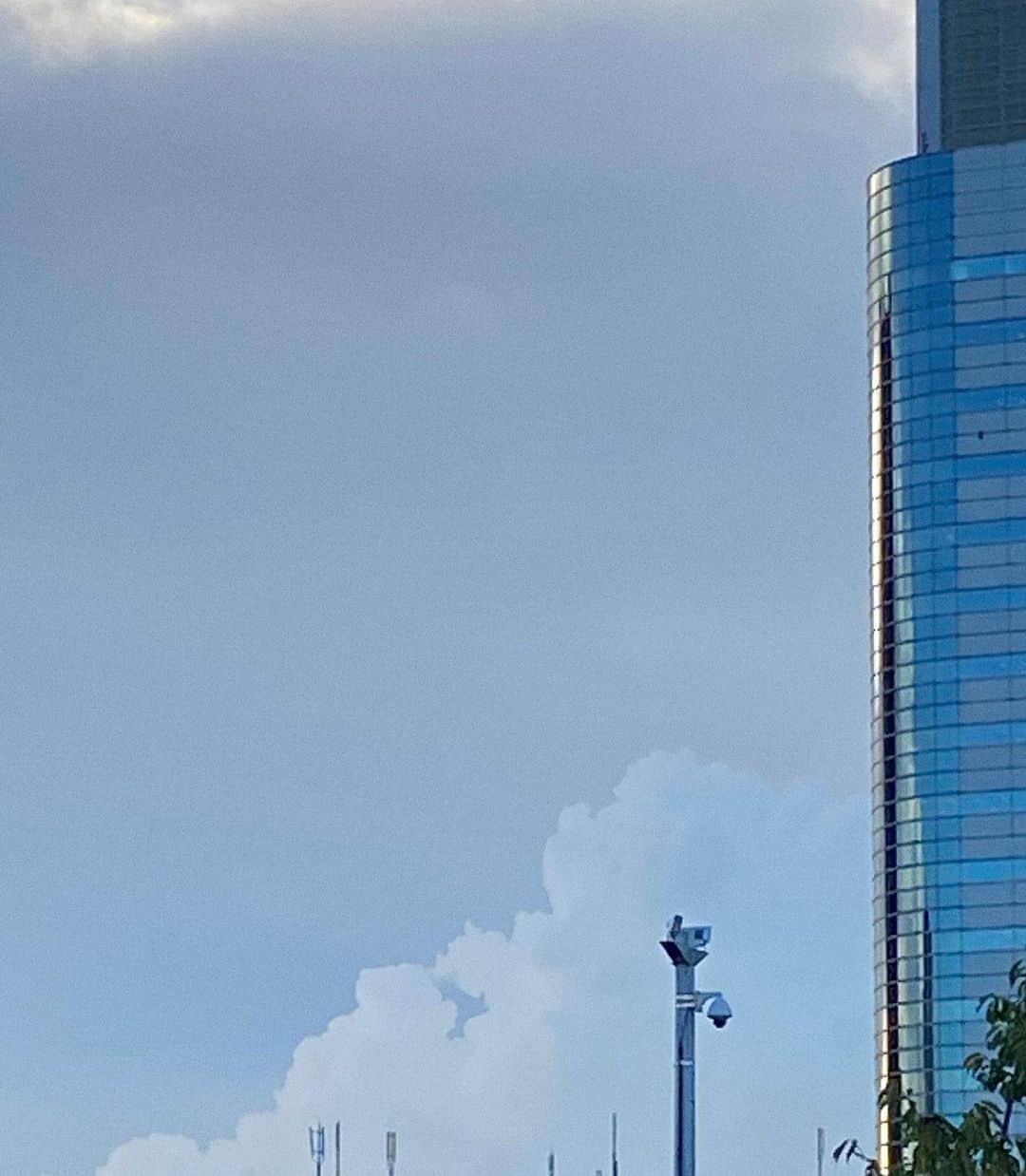 のインスタグラム：「へんな☁️」