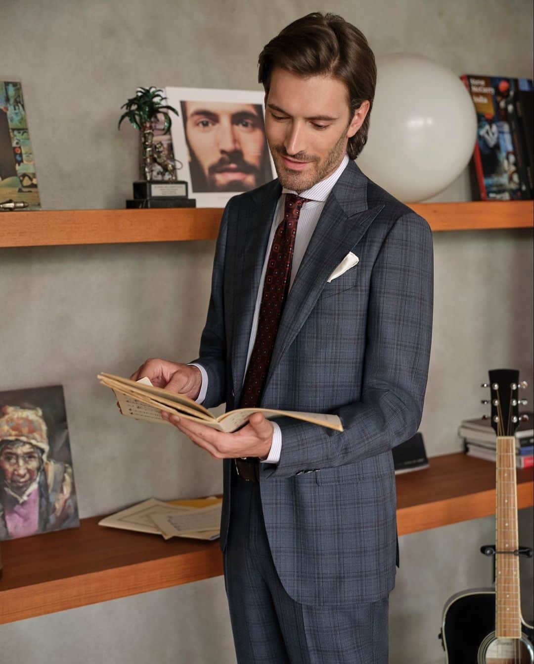 カナーリのインスタグラム：「A sartorial garment perfectly reflects the unmistakable style of those who choose to wear it.  Discover the Canali Su Misura service and find the balance of style, uniqueness and refinement.  Book your appointment until October 10 at the link in bio.  #Canali1934 #MadeInItaly #MadeToMeasure」