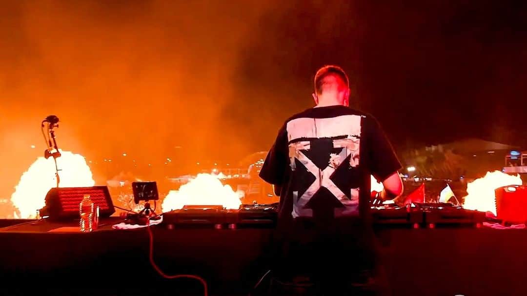 SICK INDIVIDUALSのインスタグラム：「Can’t wait to share our new baby tomorrow!! Are there any progressive lovers in the house? Let me hear ya!🔥 @nickyromero  @protocolrecordings」