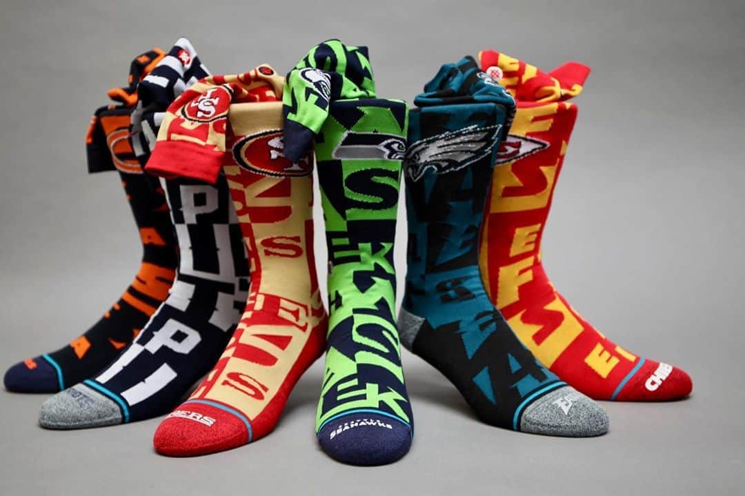Stanceのインスタグラム：「🏈 The 2020 NFL season may look a little different, but the love for the game never wavers. Proudly rep the top teams in Stance x NFL style with our new Branded and Dash collections. Designed with Infiknit™, the NFL collections are built to last, season after season.  Shop all NEW @nfl styles available now on Stance.com. Link in bio. 🙌」
