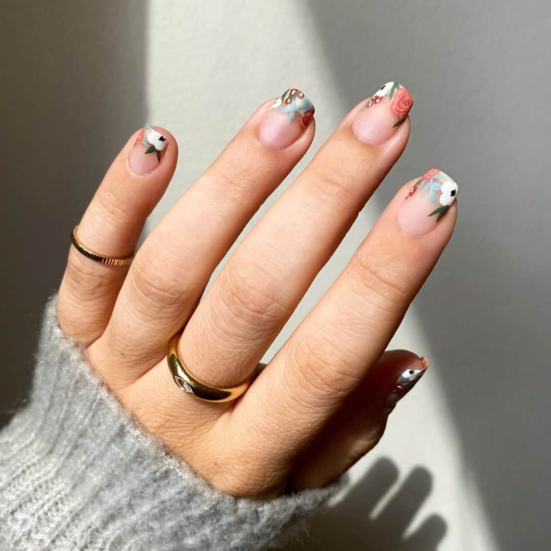 Soniaさんのインスタグラム写真 - (SoniaInstagram)「Fall floral🌾 Tut for these coming soon but I couldn’t wait to share☺️ Inspired by @ninanailedit✨ - Ring: Chong Signet @littleskystone」9月18日 1時07分 - badgirlnails