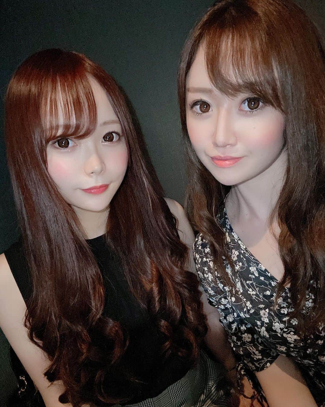 せんちゃんのインスタグラム：「2人で日曜日にお互い潰しあおうとする 休肝日ゼロな人達☝️☝️☝️ 迷って連絡くれて10月から Blair復帰決意してくれたの嬉しい😭❣️」