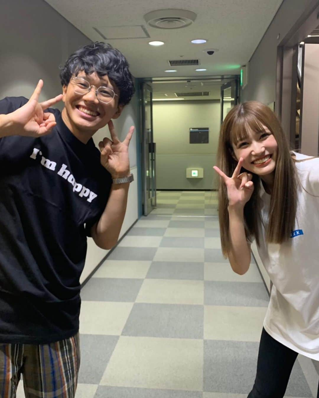 亜生さんのインスタグラム写真 - (亜生Instagram)「めるるから写真集とTシャツもろたー！激かわ！幸せ！ まさにハッピース！！ #めるる #めちゃくちゃいい子 #亜生の妹にしたいランキング #一位 #おめでとうめるる #亜生認定妹 #ハッピース #めるるTシャツ」9月18日 1時26分 - aseihurricane