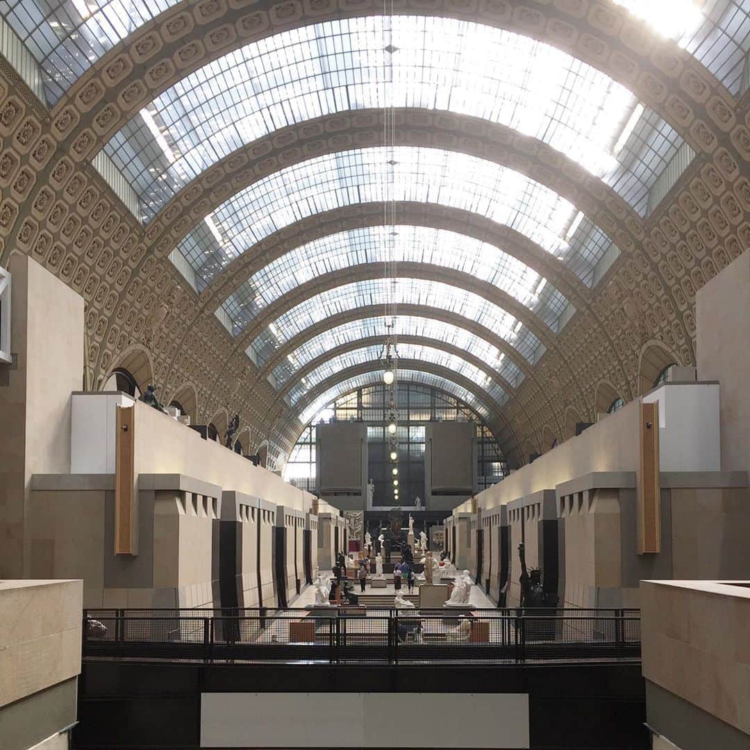 大森美希さんのインスタグラム写真 - (大森美希Instagram)「芸術の秋 🍁  観光客がいないから美術館はがらがら  Almost empty The Musée d’Orsay  #museedorsay #paris #lhorologe #art #impressionism #pariswalk #オルセー美術館 #大時計 #パリ #パリところどころ #パリ散歩 #美術鑑賞 #アート #印象派 #パリ生活」9月18日 1時37分 - mikiomori_